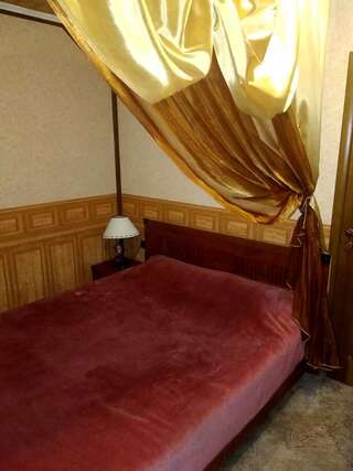 Отель Гостиница Адмирал Грейг Николаев Номер с кроватью размера "king-size" и гидромассажной ванной-13